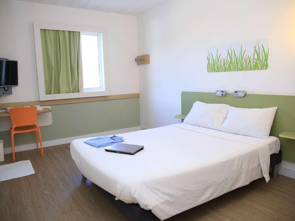 Ibis Budget 피라시카바 외부 사진