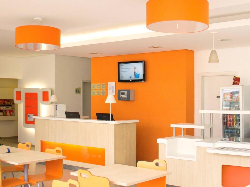 Ibis Budget 피라시카바 외부 사진